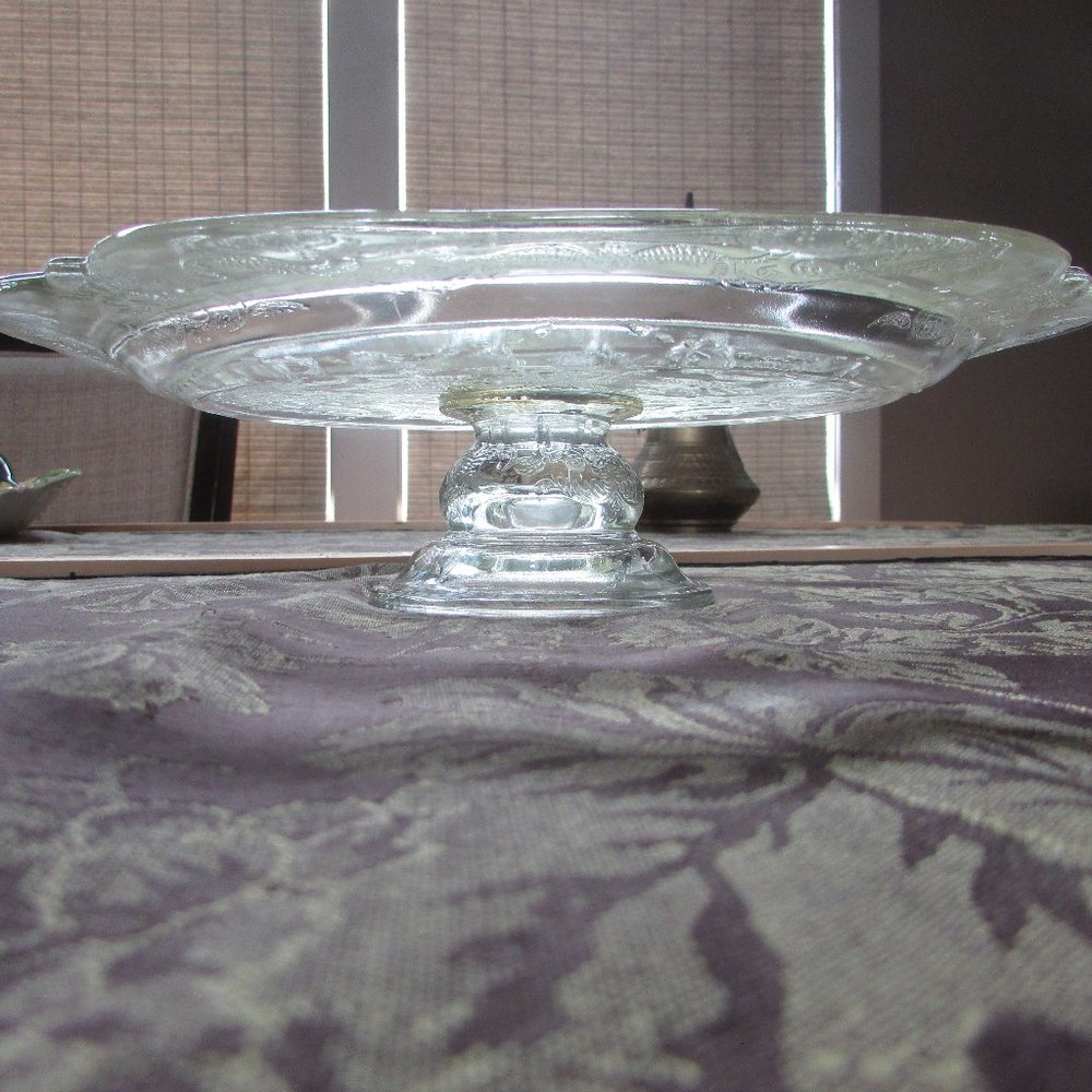Indiana Glass, Depression Glass. Pedestal Cake Plate. Vintage 1940's.